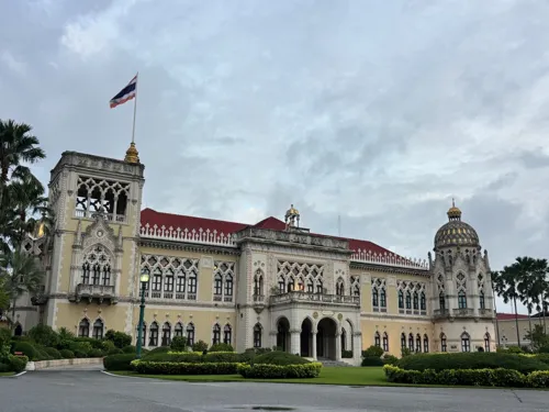 Cabinet extends "Thai Helps Thai Plus" program; revises Map Ta Phut port plan and announces finance ministry appointments