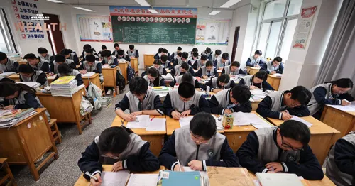 China produces 82% more PhDs in 10 years, but university positions fall short—graduates turn to high school teaching