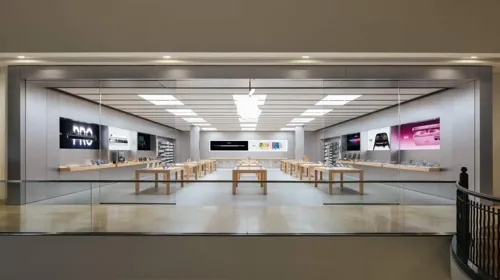 Apple Lays Off VR Team to Focus on AR Glasses Development