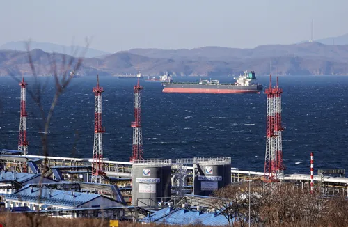 Russian Oil Pricing Surges as China Has No Choice but to Buy Amid Iran Sanctions