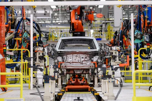 Government Sets Three Goals to Accelerate Vehicle Tax Structure Reform