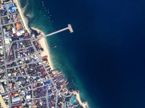 Hua Hin Gets Serious: Plans to Demolish Buildings from Fish Bridge to Taphim Shrine Starting September 25