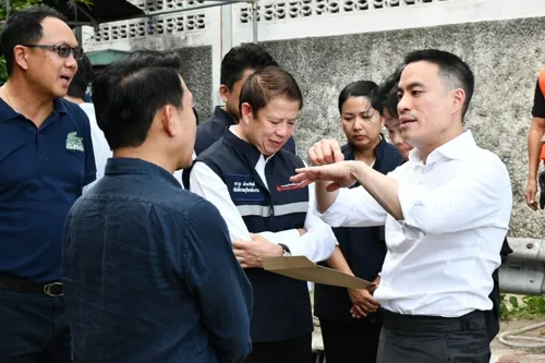 Energy Minister Conducts Inspection of Oil Leak on Rama III Road; Identifies Source and Orders Two Companies to Expedite Repairs and Compensation