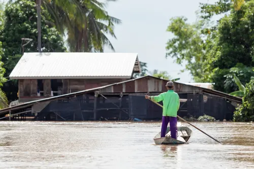10 Practical Ways to Survive Safely During Flooding