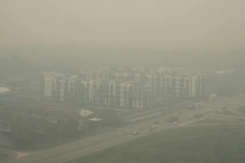 Haze from Indonesian fires spreading again
