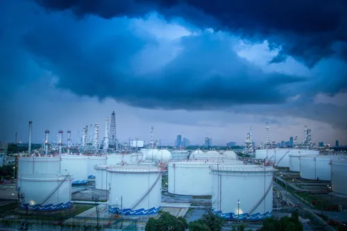 Crude Oil Prices Rise Due to Uncertainty in Strait of Hormuz Shipping Negotiations