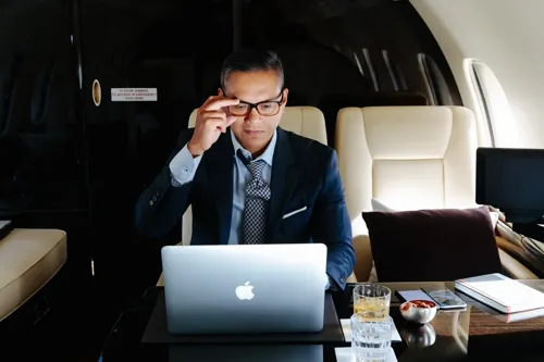 Does This Flight Have Starlink? The New Factor in Airline Selection for Modern Business Travelers