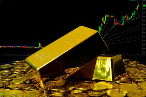 Global Gold Surges to Test $4,500; Fed Official Signals Rate Hold; Thai Gold Jumps 600 Baht