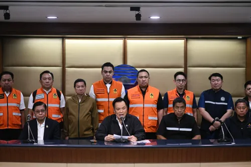 Anutin Orders Accelerated Flood Relief, Damage Surveys; Cabinet Banned from Foreign Travel