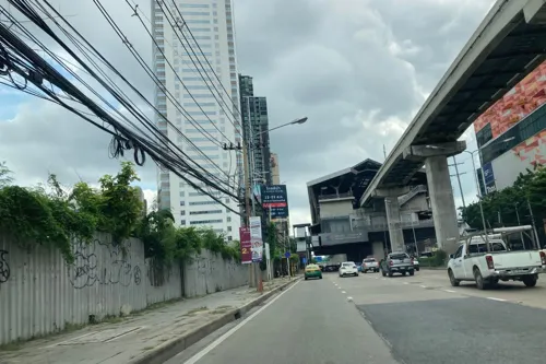Prominent Family Sells Inherited Land in Chaeng Watthana District: Prime 48-Rai Plot at 6.7 Billion Baht