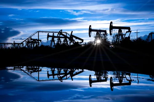 Crude Oil Prices Rise After Fresh US-Iran Military Escalations