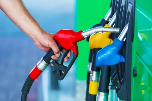 Thailand Braces for 2-Year High Oil Crisis; Treasury Discusses Hundred-Billion-Baht Loan to Bolster Oil Fund