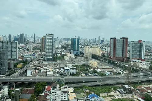 Opening Prime Locations: "Hot sellers and slow movers" Sukhumvit condos surge as Chinese buyers return
