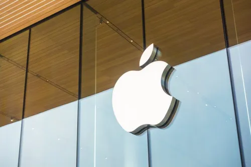 Apple sued over $1.8m App Store crypto scam