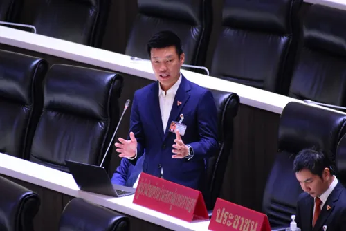 Nattapong Demands Clear Plan for 200 Billion Baht Borrowing; Energy Transition Not Necessarily Contingent on Loans