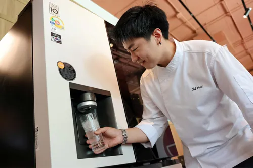 LG Launches AI-Subscription Service to Drive Sales to 140 Billion Baht