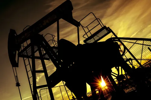 Crude Oil Prices Fall as Markets Watch Saudi Arabia's Maritime Alliance Development