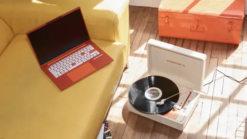 Acer Revives Packard Bell Brand Again with Notebooks and Record Players
