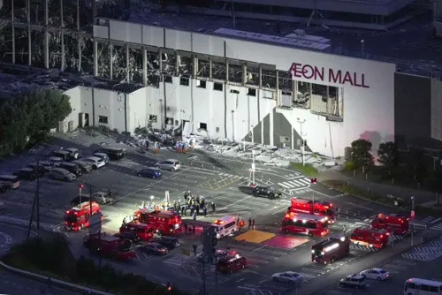 2 dead at quake-hit Kumamoto shopping mall