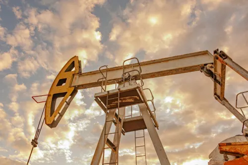 Crude Oil Prices Rise Following US Preparation of New Sanctions Against Iran
