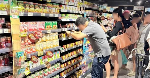 Tops confirms adequate stock of essential goods during Bangkok flooding, increases delivery frequency of water and ready-to-eat food