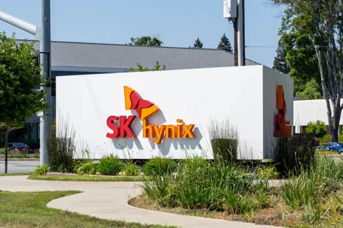 SK hynix's Solidigm weighs US IPO next year: sources