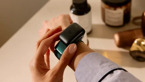 Apple Reportedly Developing Screenless Health Wristband Similar to Whoop