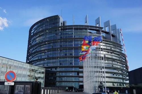 EU Proposes Law to Ban Children Under 13 From Using Social Media