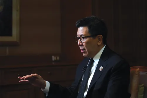 Deputy PM Ekniti Sets Economic Restructuring Course, Targets Global Investment for High-Income Thailand