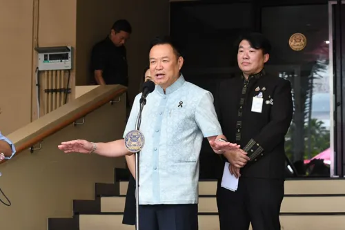 PM Sets Deadline: Land Bridge Committee to Unlock Community Land Titles Within One Month