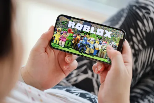 Roblox expands AI game creation tools beyond its platform